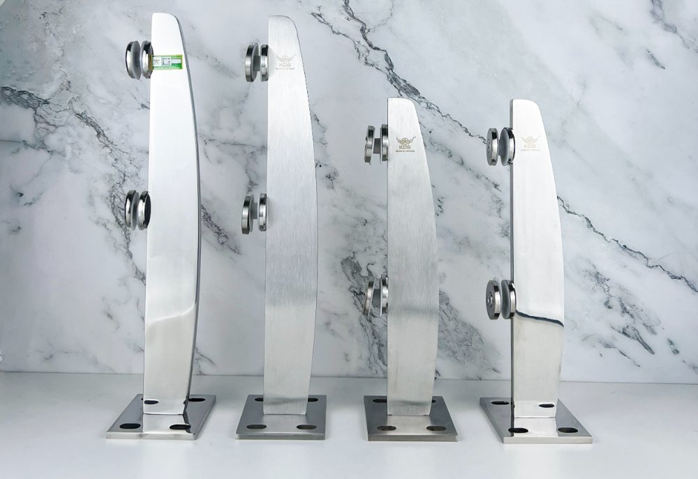 Trụ kính cầu thang thương hiệu cao cấp – Báo giá tận gốc